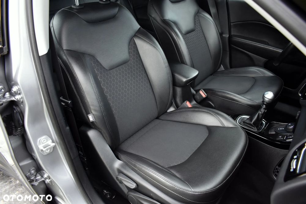 Jeep Compass - 36