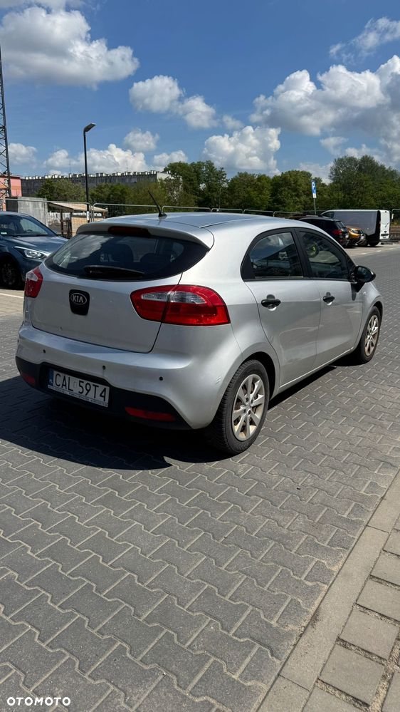 Kia Rio - 6