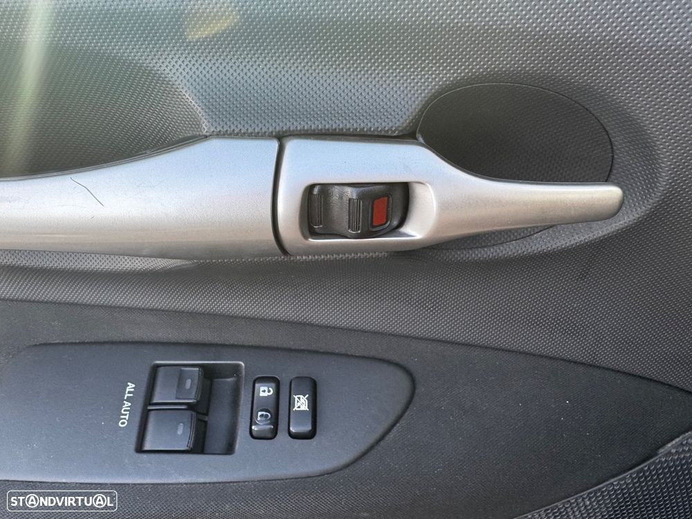 Toyota Auris 1.4 VVT-i AC - 17