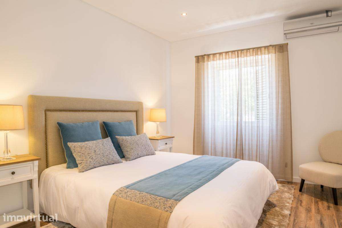 Apartamento com 2 quartos - localizado em Faro - Grande imagem: 2/11
