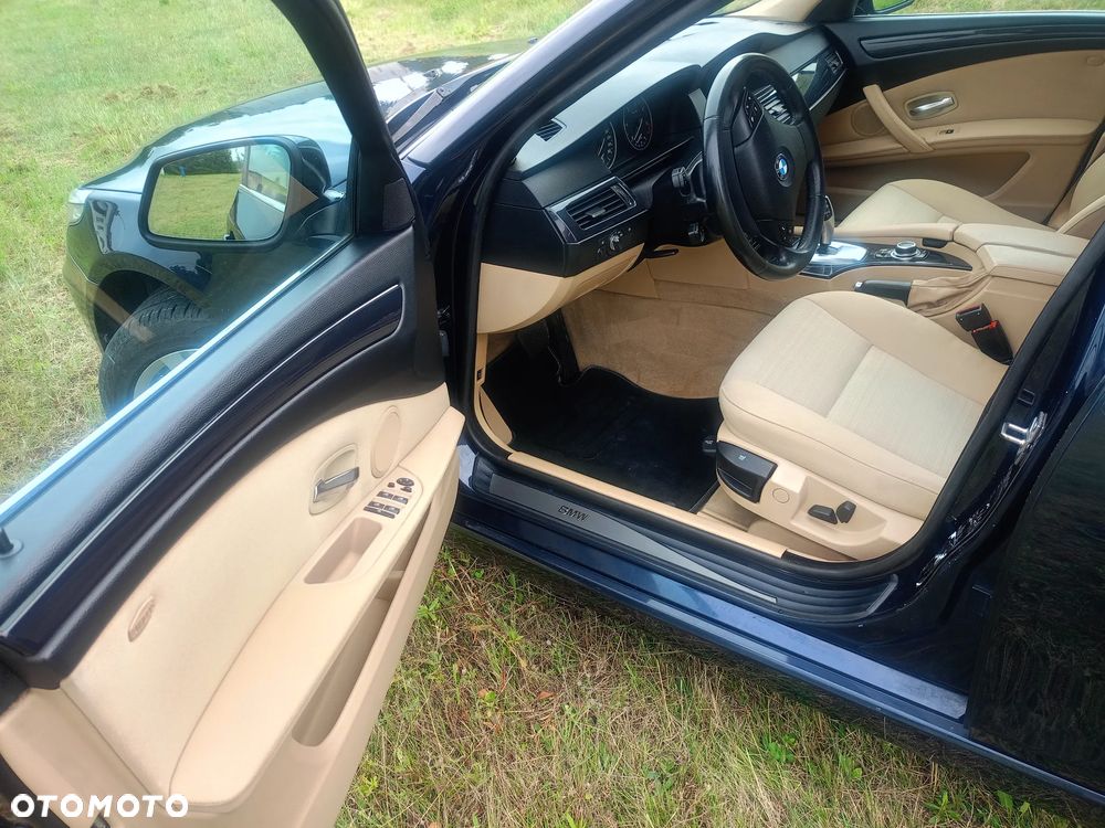 BMW Seria 5 520d Touring - 16