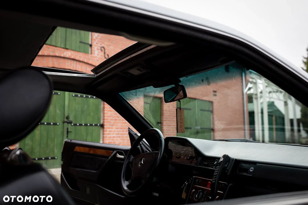 Mercedes-Benz W124 (1984-1993) - 19