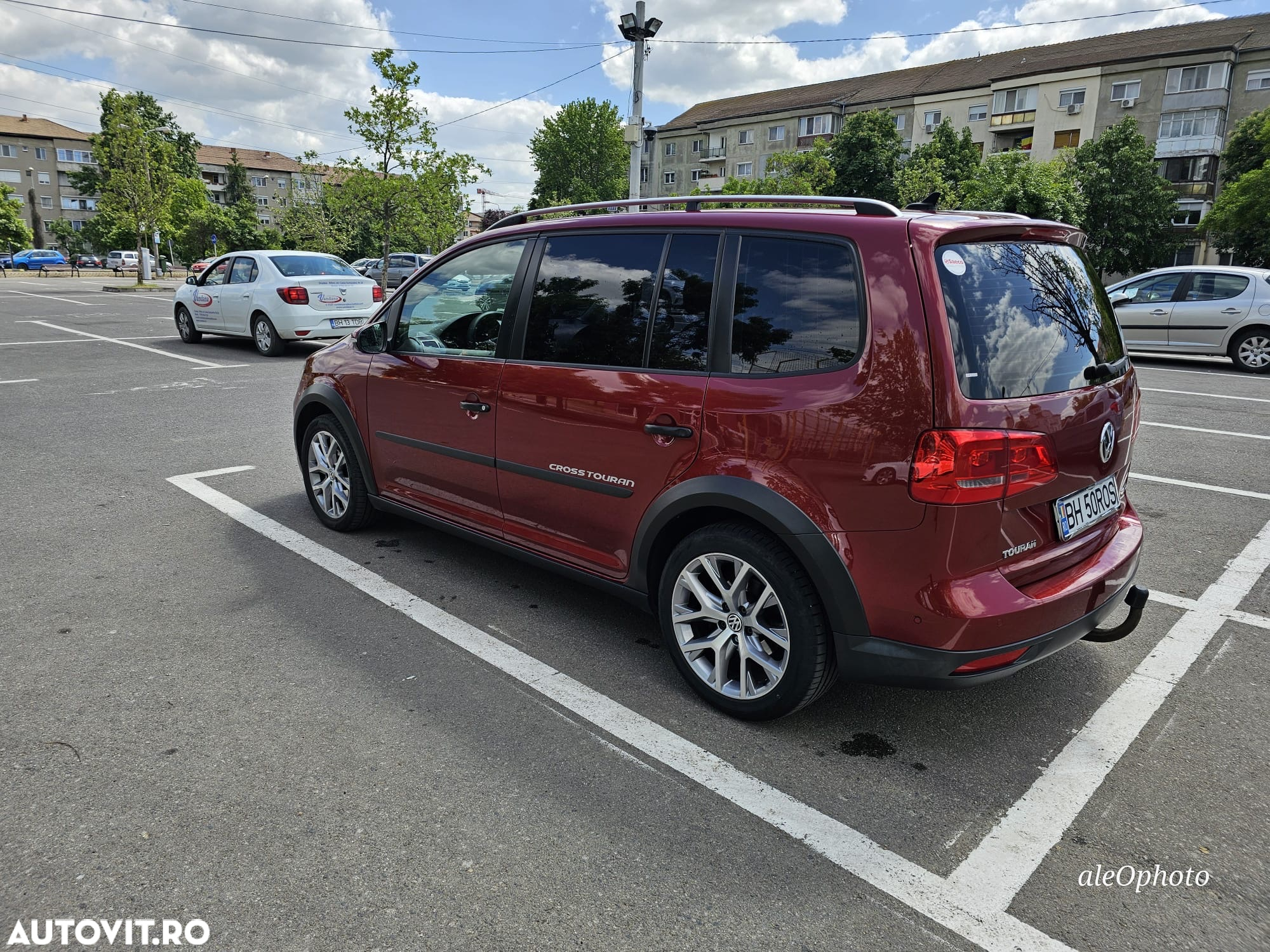 Volkswagen Touran 2.0 TDI DPF DSG Cross - 3