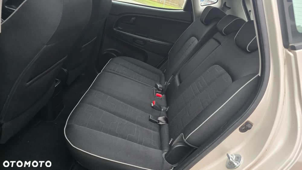 Kia Venga 1.4 CVVT Attract - 13