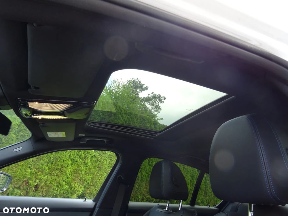 BMW Seria 3 320d xDrive M Sport - 17