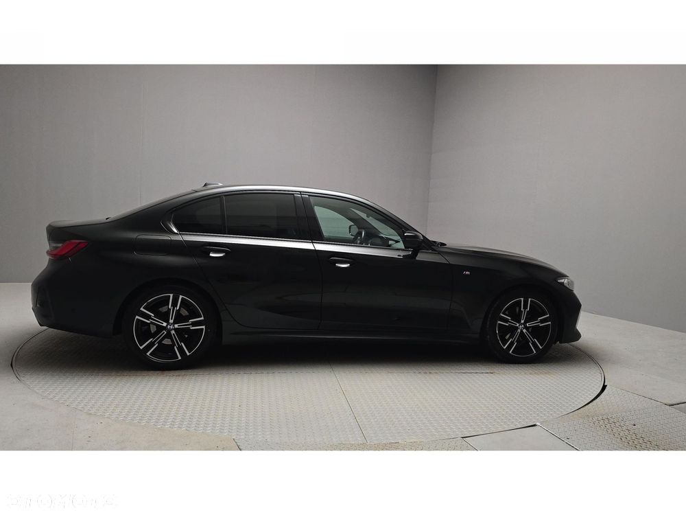 BMW Seria 3 320d xDrive mHEV M Sport - 6
