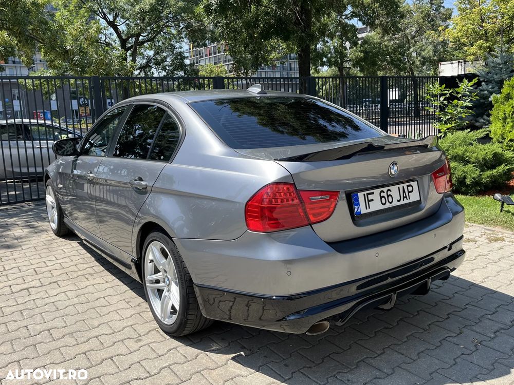 BMW Seria 3 320d DPF Aut. Edition Sport - 24