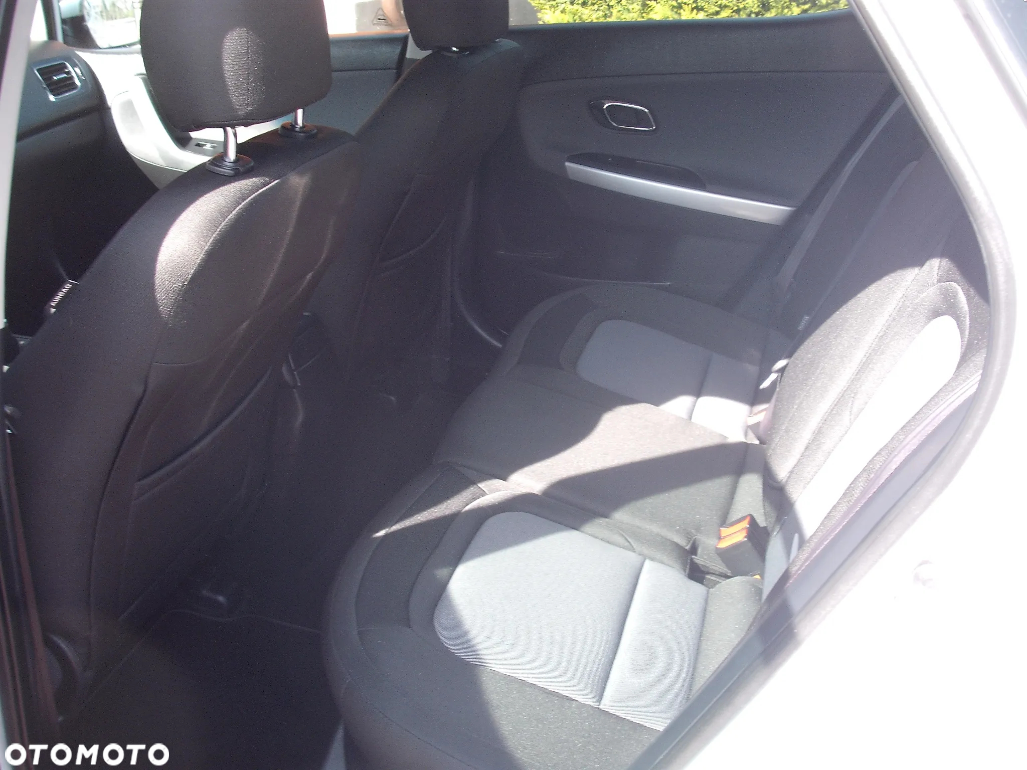 Kia Ceed - 8