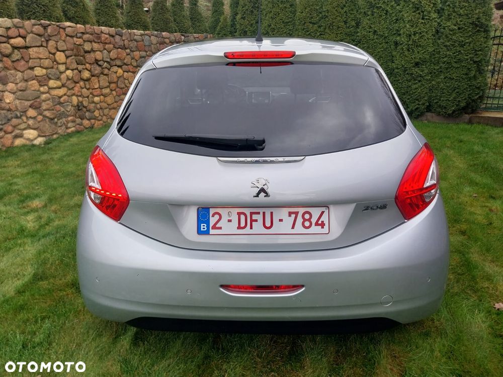 Peugeot 208 - 22