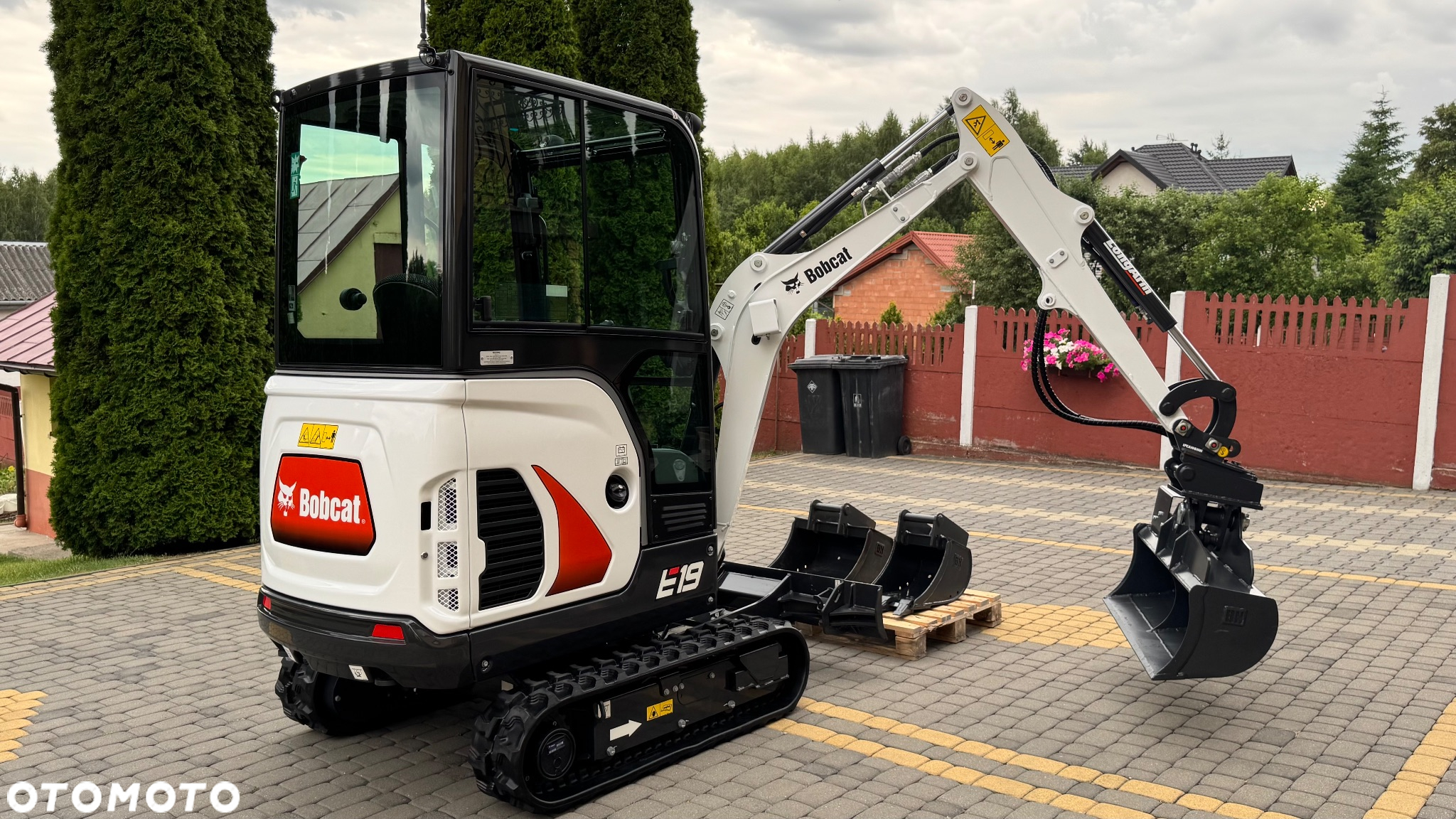 Bobcat E19 / rok 2024 / liczba godzin 4 / kupiona u dealera w Polsce / stan NOWA / komplet 3 łyżek / skarpówka hydrauliczna / - 24