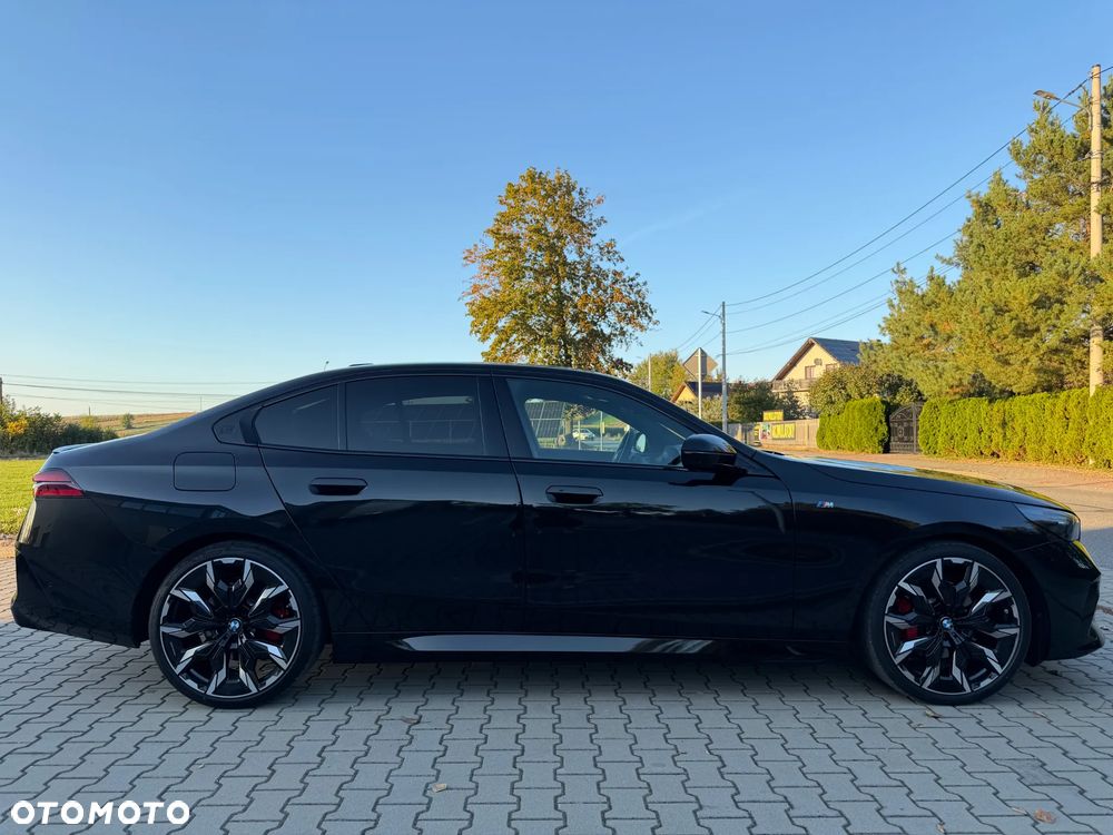BMW Seria 5 520d xDrive mHEV M Sport - 9