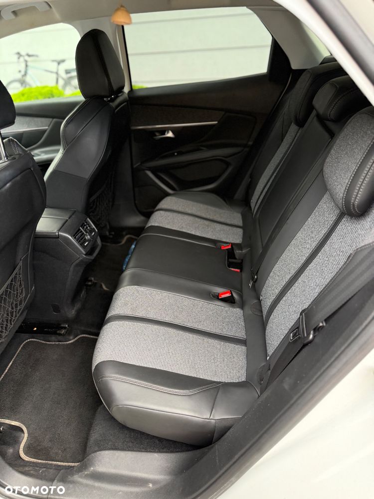 Peugeot 3008 1.5 BlueHDi Allure S&S EAT8 - 11