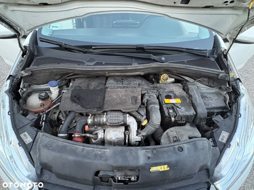 Peugeot 208 - 9