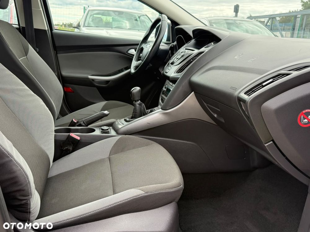 Ford Focus - 25