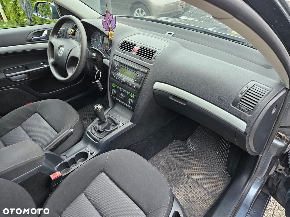 Skoda Octavia 1.6 FSI Ambiente - 15