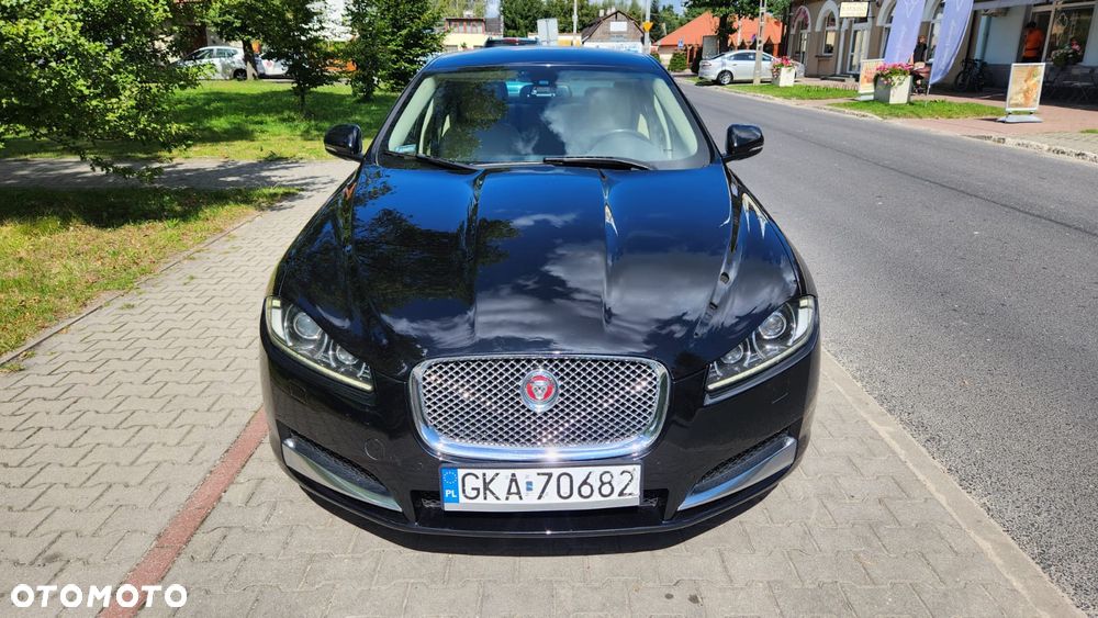 Jaguar XF 2.0 T Premium Luxury - 2
