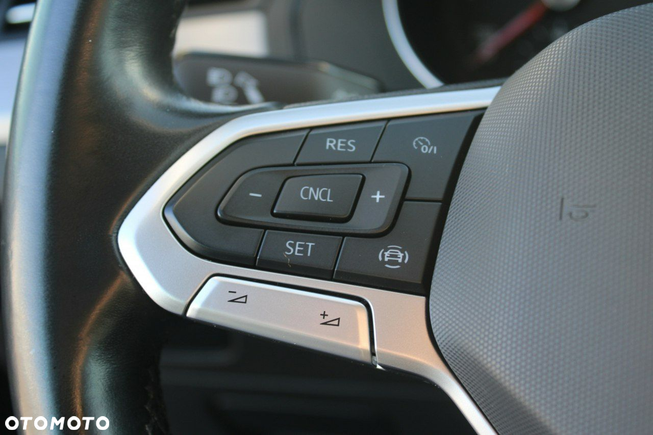Volkswagen Passat - 18