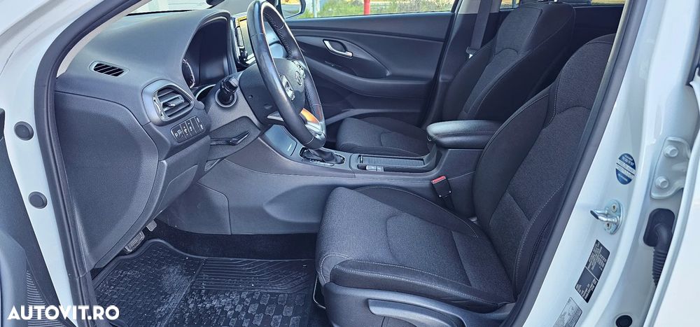 Hyundai i30 1.6 CRDI 48V-Hybrid DCT Prime - 10