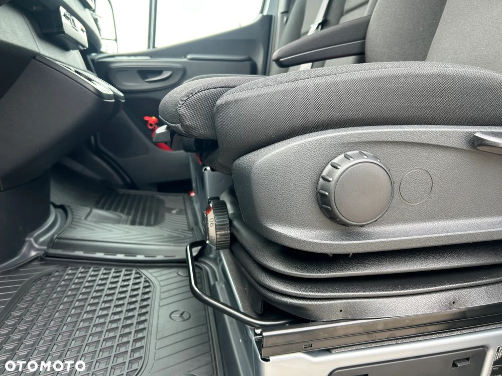 Mercedes-Benz Sprinter - 9