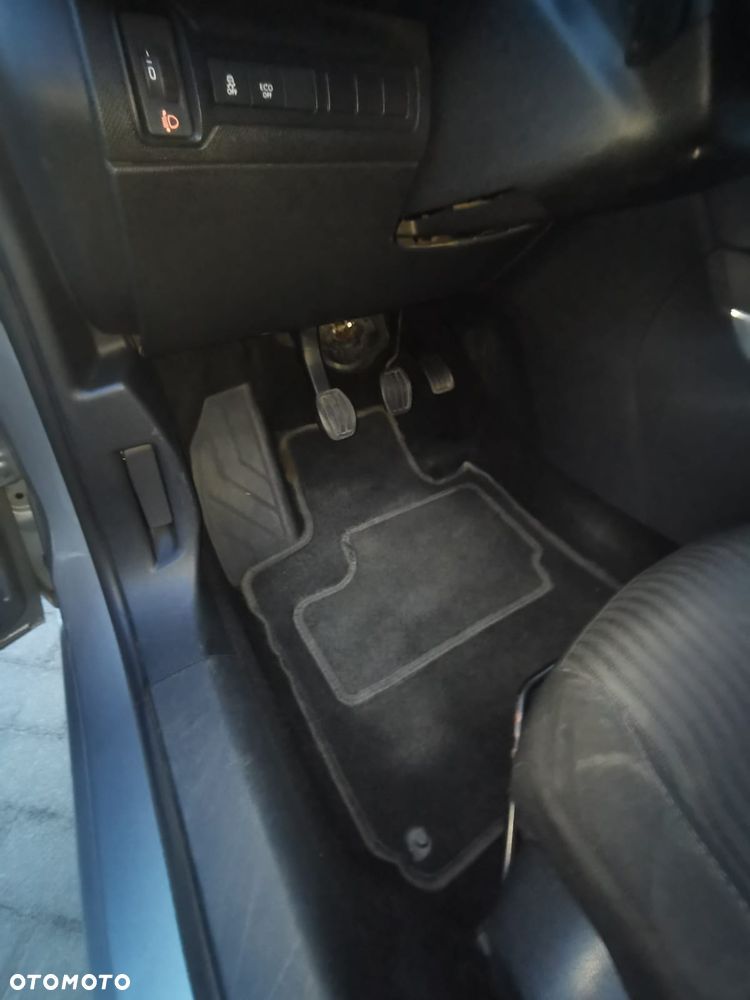 Peugeot 308 2.0 HDi Active - 17