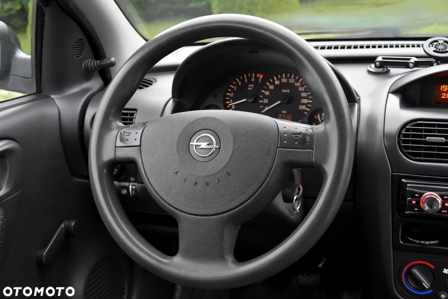Opel Corsa 1.2 16V Cosmo - 15