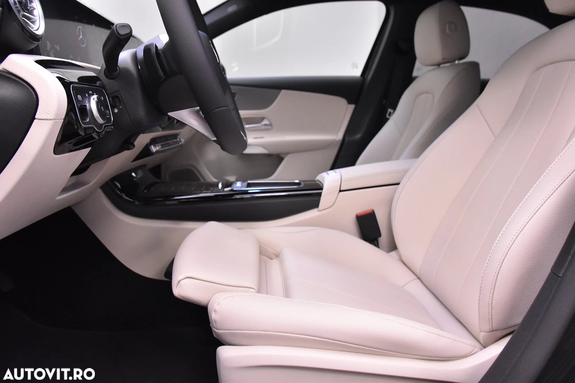 Mercedes-Benz A 220 4MATIC MHEV 8G-DCT Sedan - 25