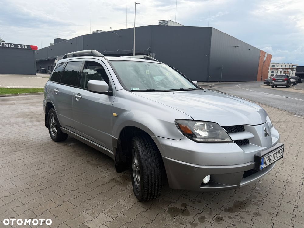 Mitsubishi Outlander - 4