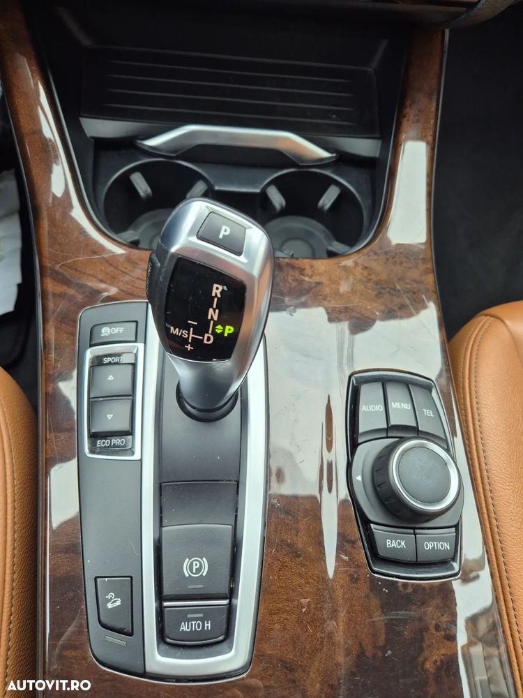 BMW X3 xDrive28i Aut. Advantage - 12