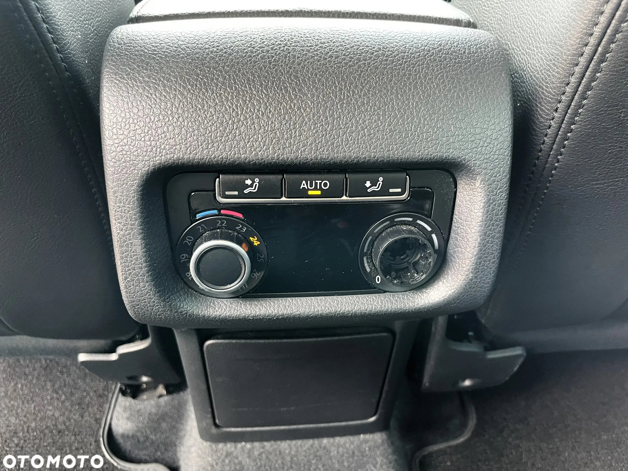 Volkswagen Sharan 2.0 TDI Highline DSG - 25