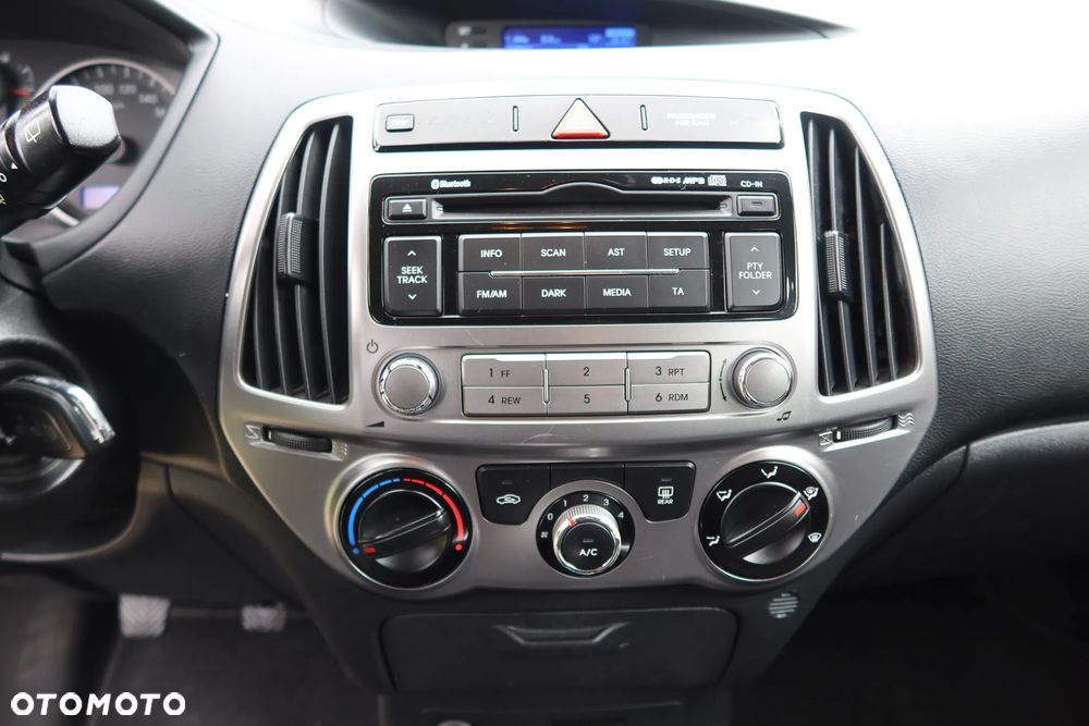 Hyundai i20 - 20