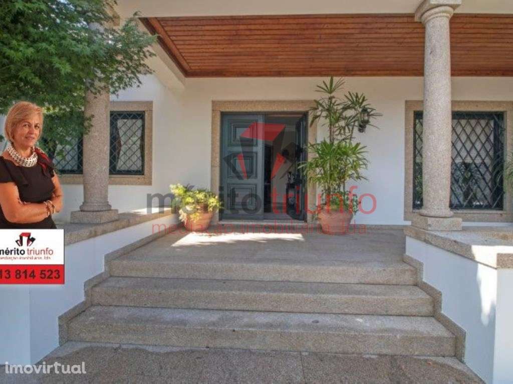 Casa de Luxo com Tipologia T5 a 20 min do Porto - Grande imagem: 3/48