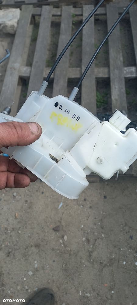 subaru LEGACY IV  zamek   lewy prawy    2 PIN eu poznan - 3