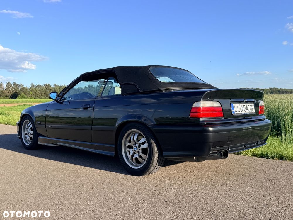 BMW Seria 3 320i - 15