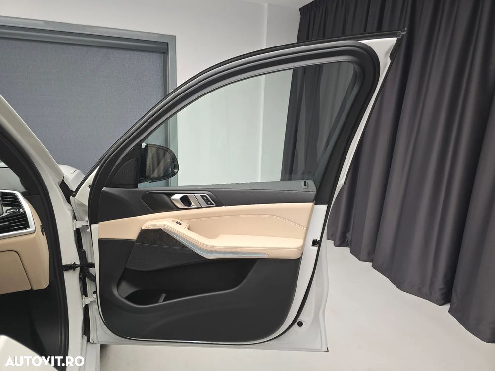 BMW X5 xDrive45e - 28