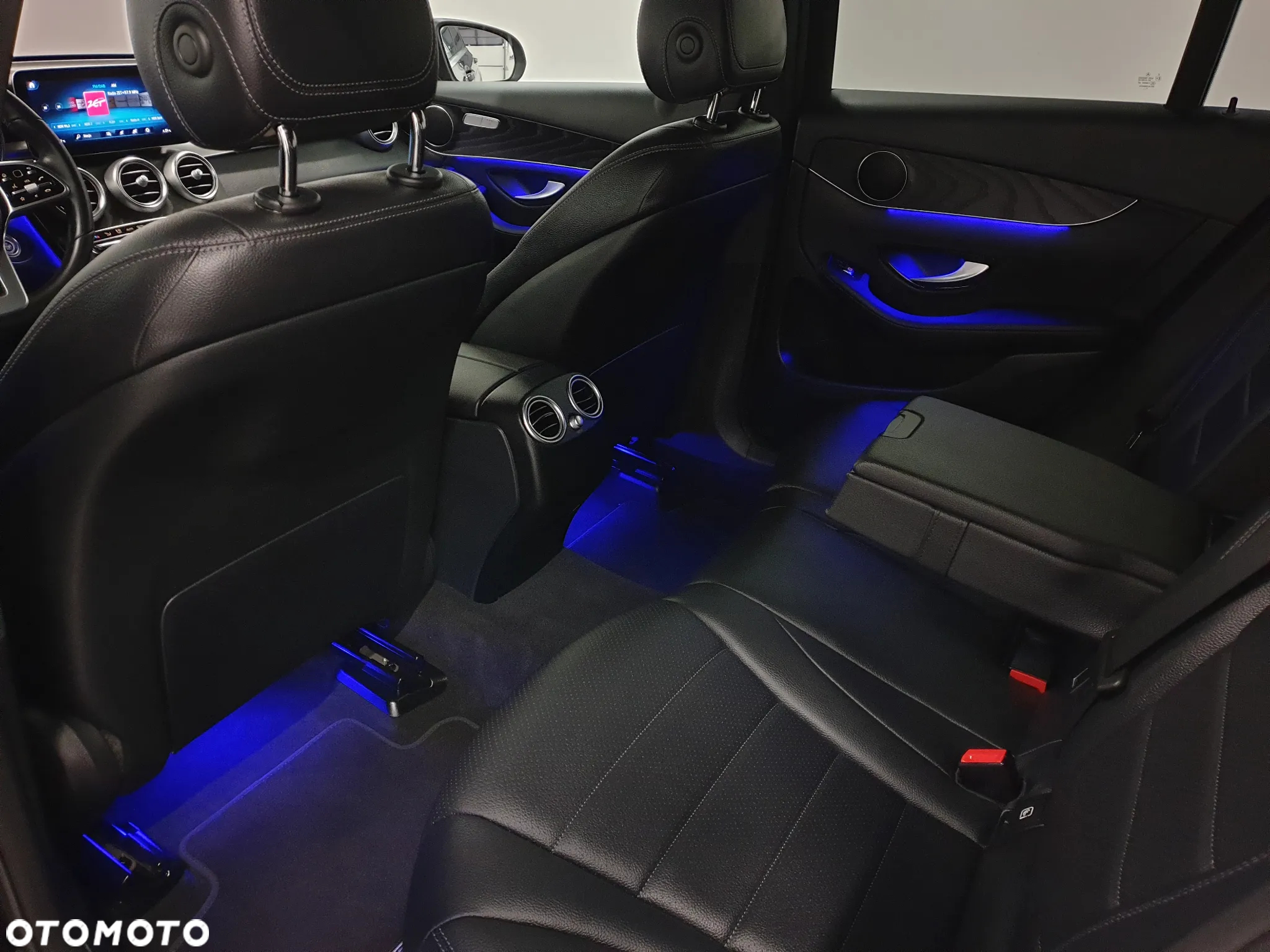Mercedes-Benz GLC 220 d 4Matic 9G-TRONIC AMG Line - 28