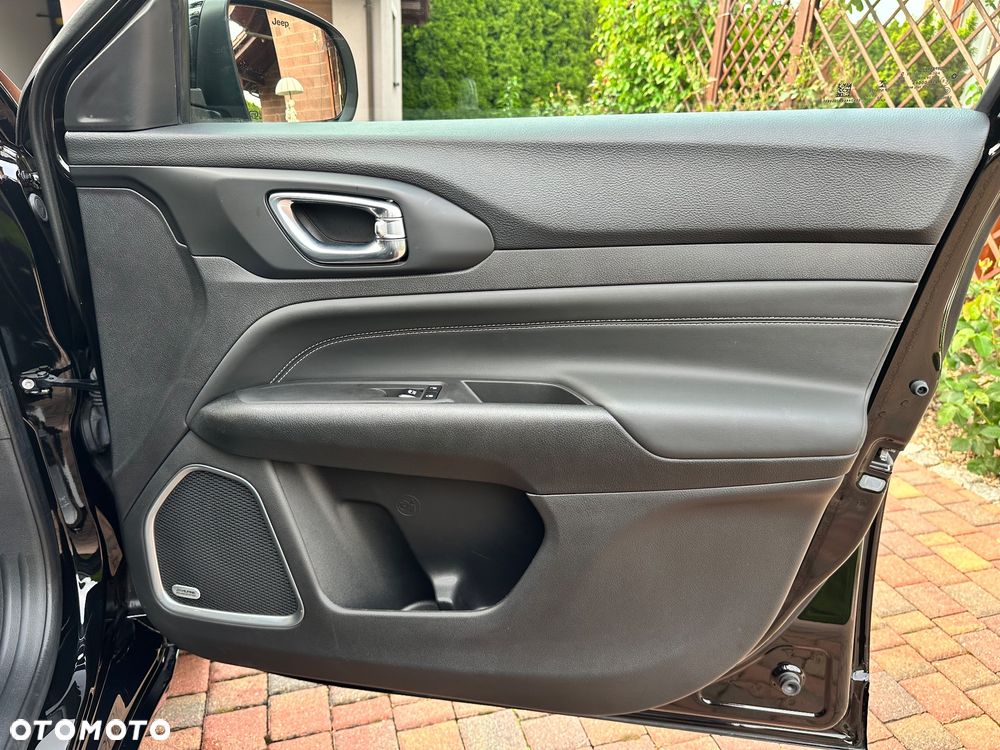 Jeep Compass - 25