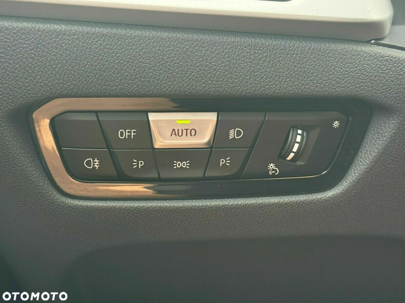 BMW Seria 3 318i Advantage - 24