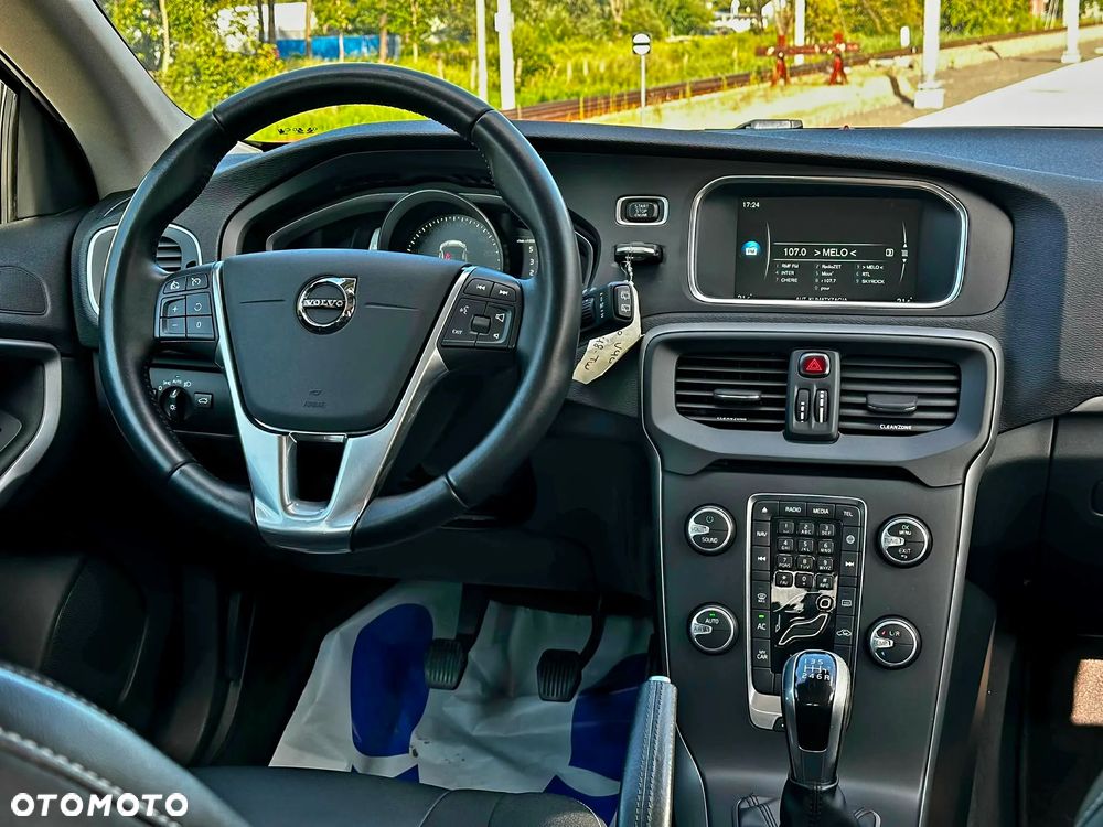 Volvo V40 D2 Momentum - 8