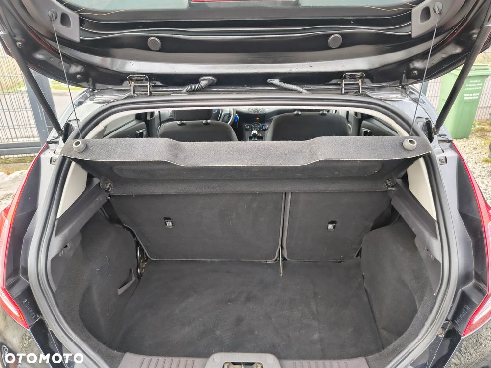 Ford Fiesta 1.6 TDCi DPF Titanium - 15