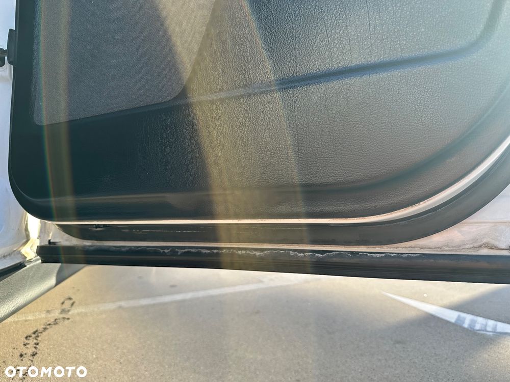 BMW Seria 5 520i - 32