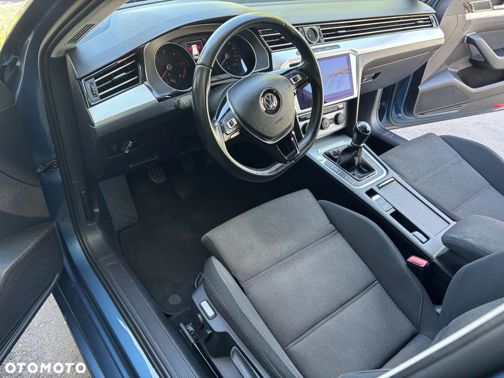 Volkswagen Passat 2.0 TDI BMT Comfortline - 12