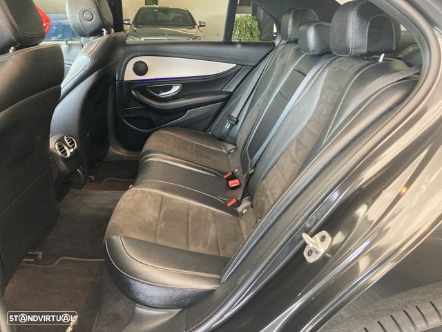Mercedes-Benz E 300 de AMG Line - 38