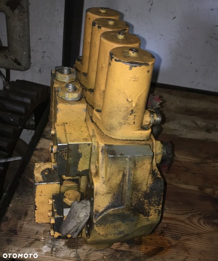 Rozdzielacz hydrauliczny - 5