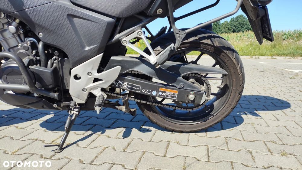 Honda CB - 12
