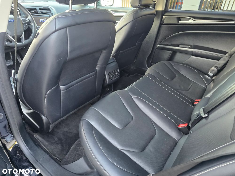 Ford Fusion - 15