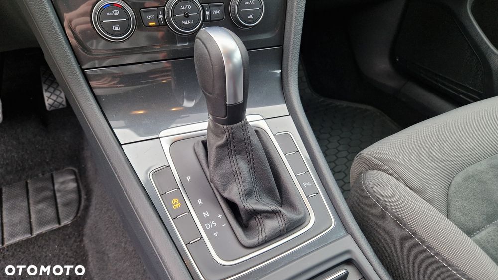 Volkswagen Golf 1.5 TSI BMT Evo Comfortline DSG - 14