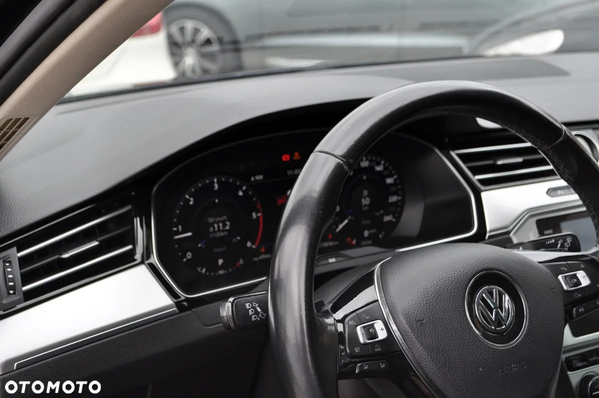 Volkswagen Passat 2.0 TDI BMT Comfortline DSG - 17