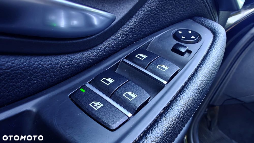 BMW Seria 5 520d Luxury Line - 21