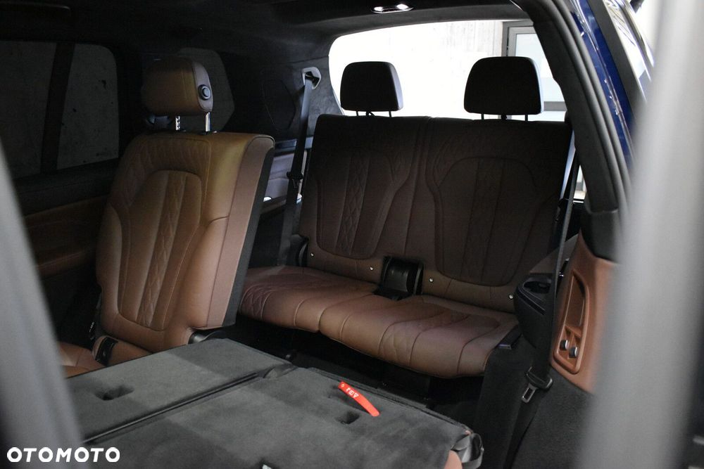 BMW X7 - 33