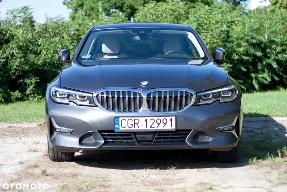 BMW Seria 3 330e Luxury Line - 11
